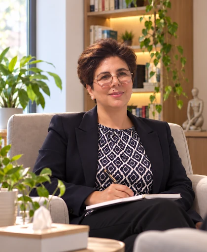 هناء مهدي داخل عيادتها بالمحمدية